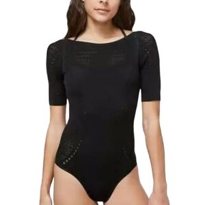 NWT Lululemon Reveal Mindful Motion Bodysuit Black Short Sleeve 4 Small